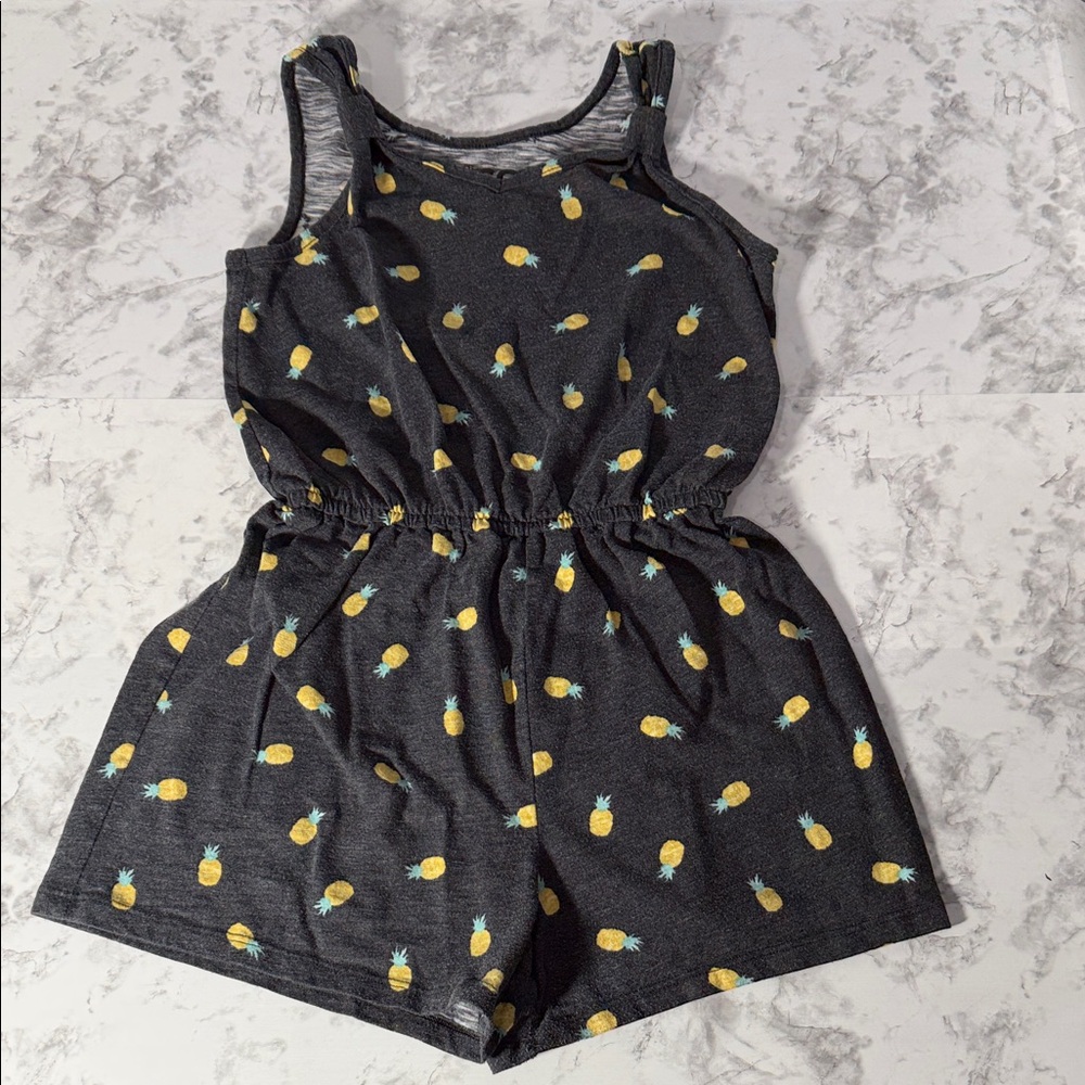 SO Charcoal Grey Pineapple Print Kids Romper Size Large